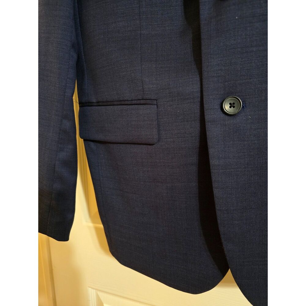 Men's Suit - 32 - Dark Blue - Double Vented. Flat front pants.  Modern Cut. - Picture 3 of 11